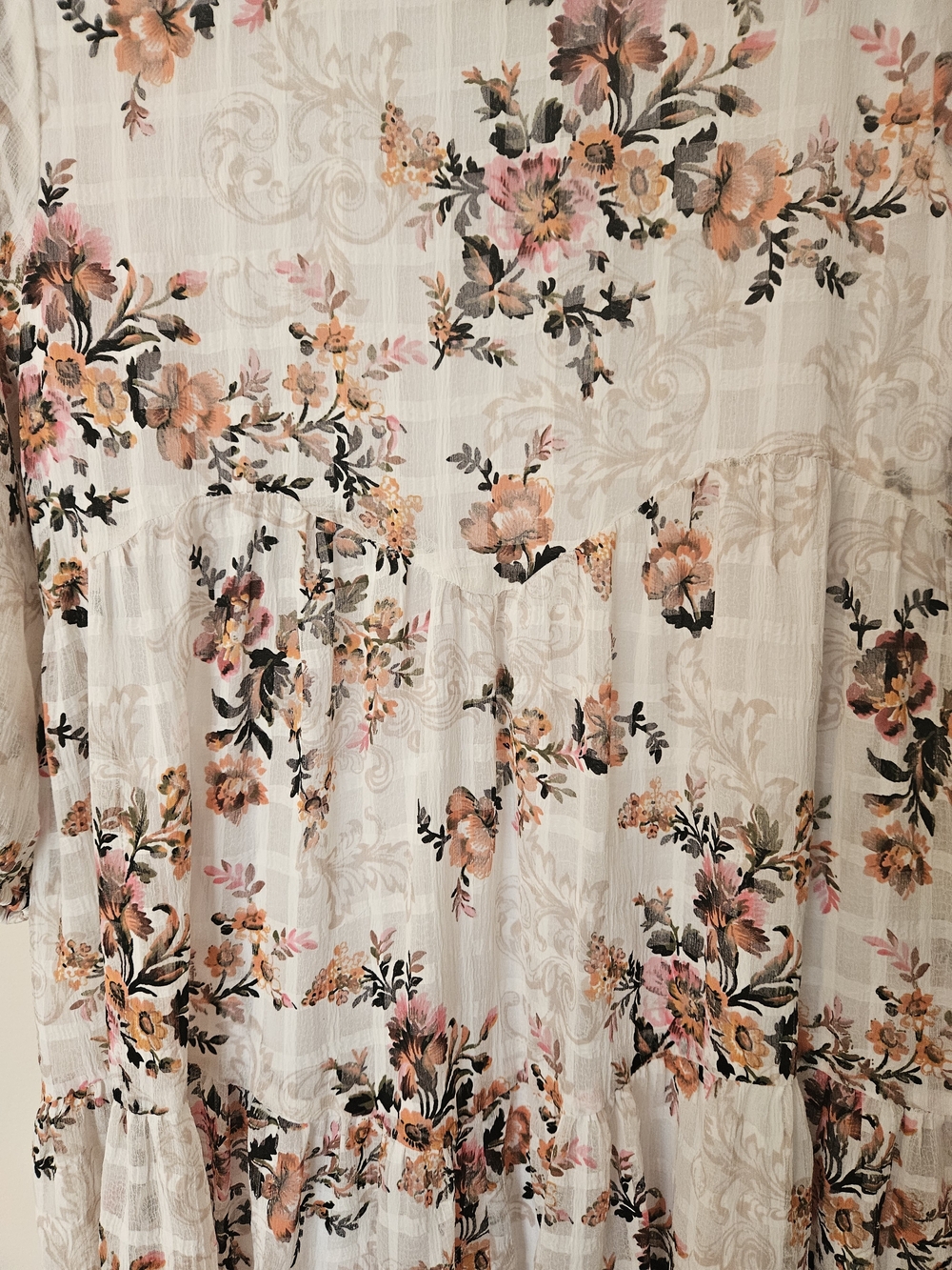 Femella Black - Cream Floral V-Neck Dress with Pink & Orange Blooms Medium Size - Picture 8 of 15